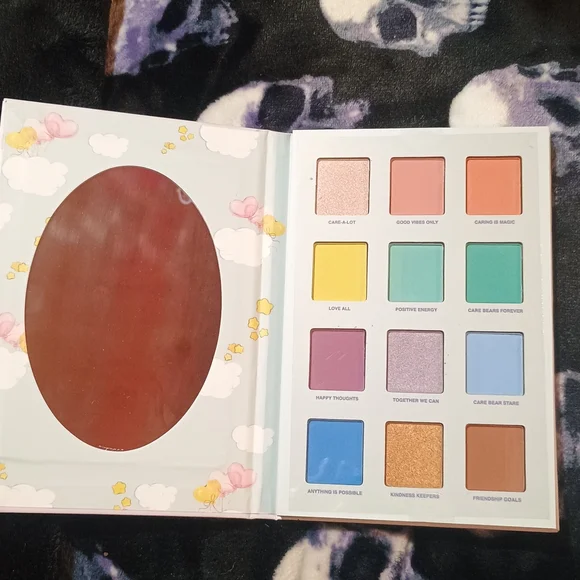 Care Bears Pastel Eyeshadow Palette - Picture 2 of 3